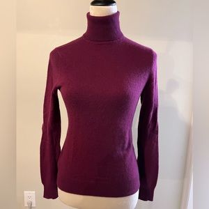 Lord & Taylor 100% cashmere women’s wine/berry color xs turtle neck